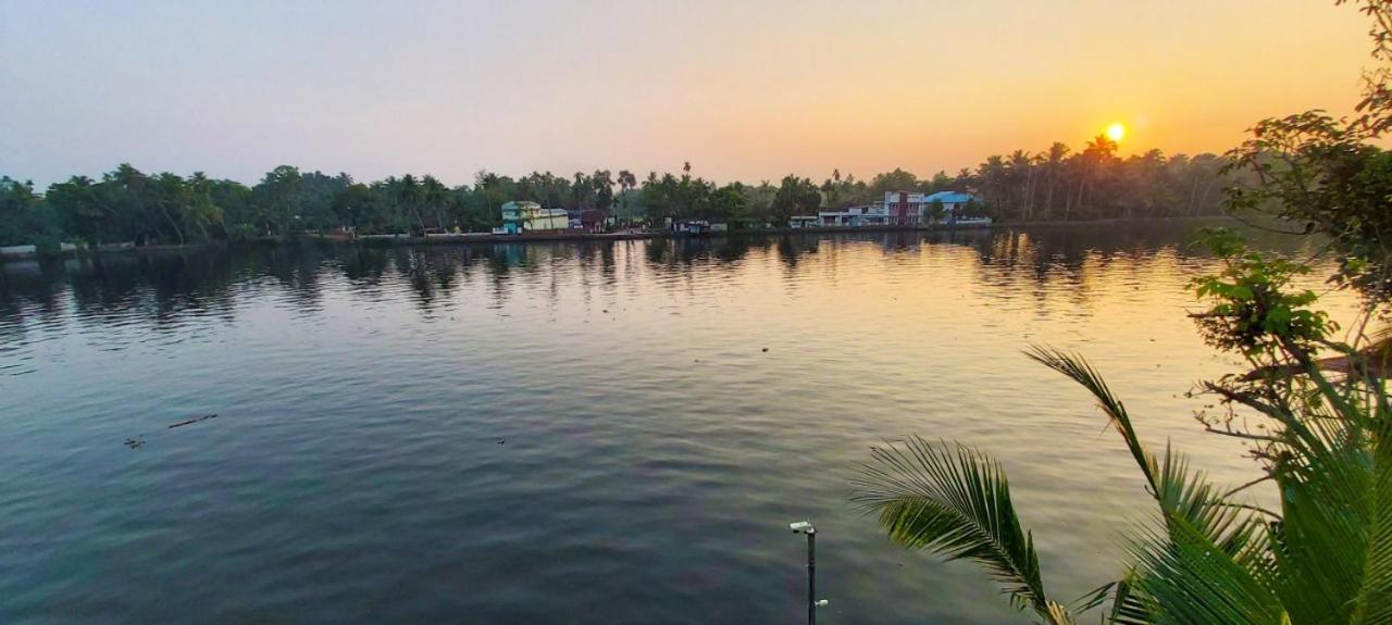 Captains Cabin Backwater Resort Alappuzha Exterior foto
